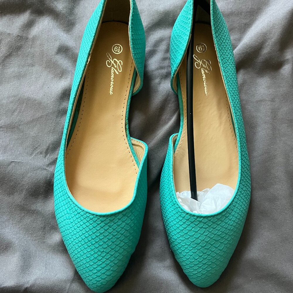 Glamorous Women's Size 6.5 Mint Flats - new in box!